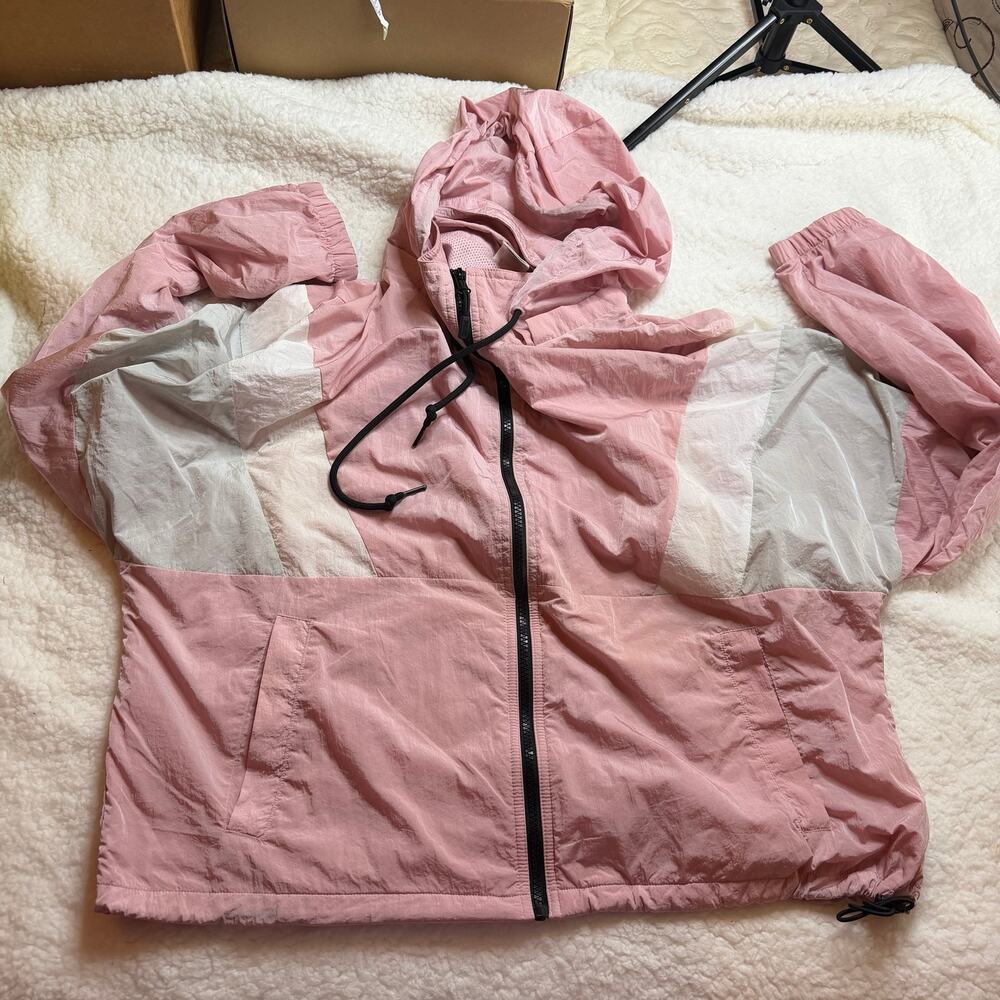 VS windbreaker M